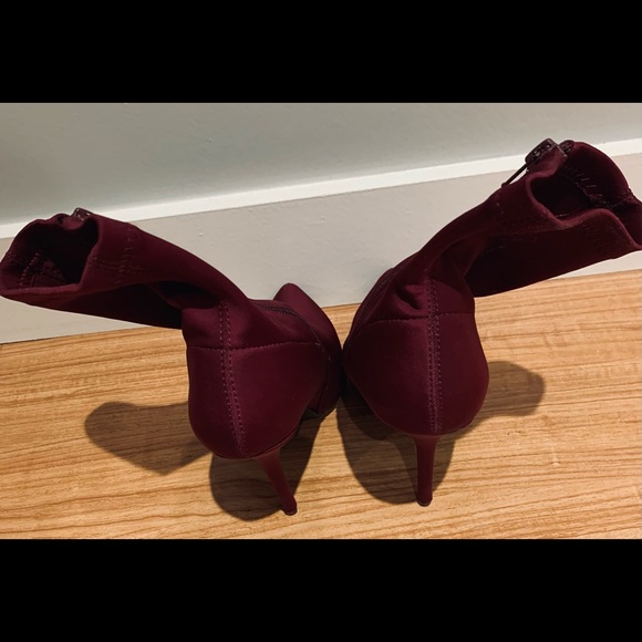 Wild Diva Lounge pointy Ankle Bootie - Picture 3 of 7